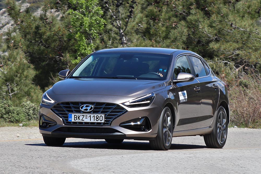 https://autogreeknews.gr/wp-content/uploads/2021/04/Hyundai-i30-Fastback-1.5-T-GDi-DCT-Hybrid-36.jpg