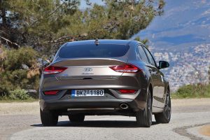 Hyundai i30 Fastback 1.5 T-GDi DCT Hybrid (38)