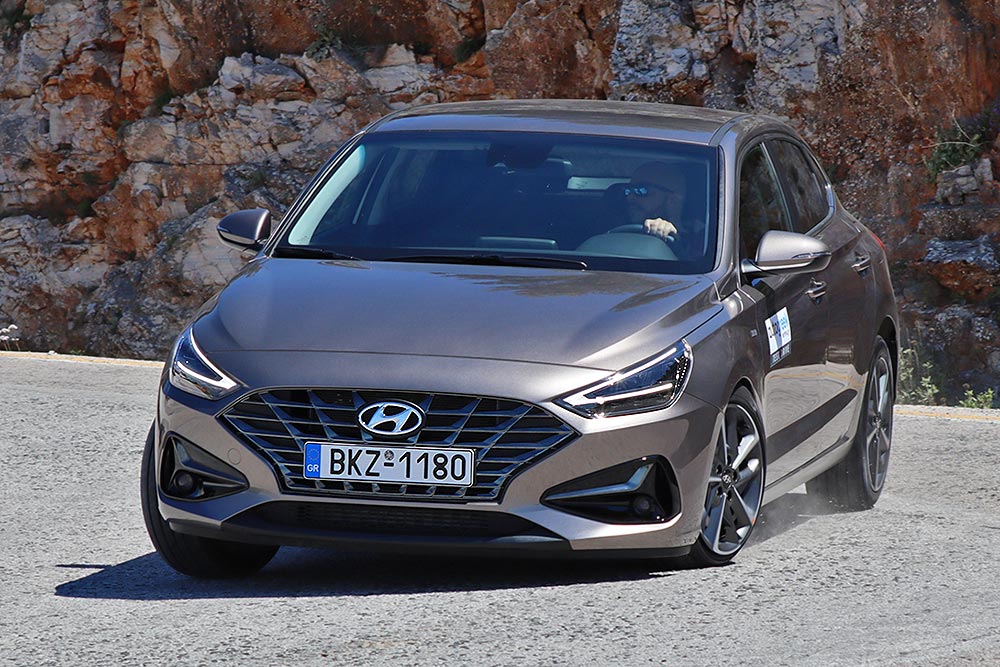 https://autogreeknews.gr/wp-content/uploads/2021/04/Hyundai-i30-Fastback-1.5-T-GDi-DCT-Hybrid-5.jpg