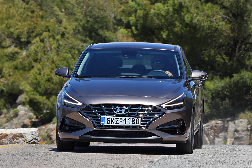 https://autogreeknews.gr/wp-content/uploads/2021/04/Hyundai-i30-Fastback-1.5-T-GDi-DCT-Hybrid-6.jpg