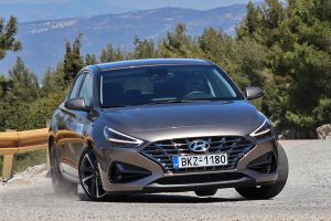 Hyundai i30 Fastback 1.5 T-GDi DCT Hybrid (7)