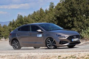 Hyundai i30 Fastback 1.5 T-GDi DCT Hybrid (8)