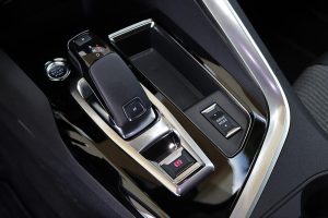 Peugeot-3008-1.2-auto-(29)