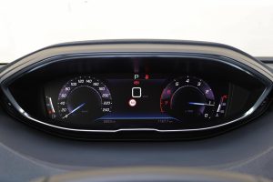 Peugeot-3008-1.2-auto-(36)