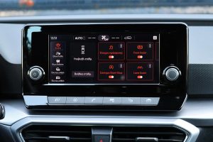 SEAT-Leon-1.5-TSI-150-FR-(19)