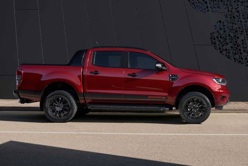 https://autogreeknews.gr/wp-content/uploads/2021/04/ford-ranger-stormtrak-2.jpg