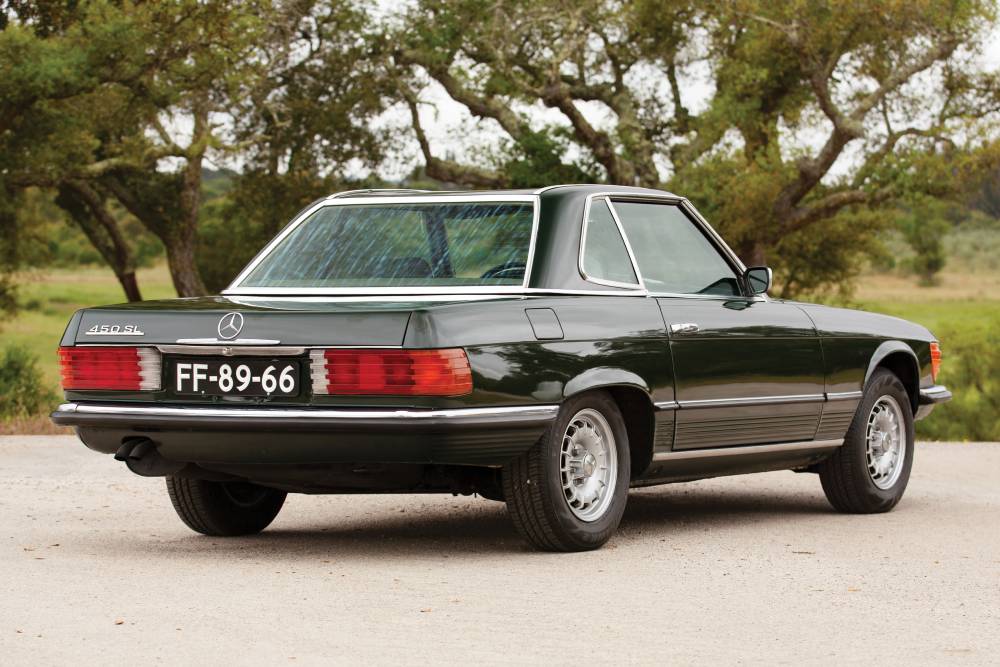 https://autogreeknews.gr/wp-content/uploads/2021/04/mercedes-450-sl-r107-3.jpg
