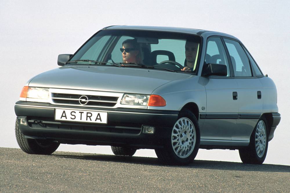 https://autogreeknews.gr/wp-content/uploads/2021/04/opel-astra-f-8.jpg
