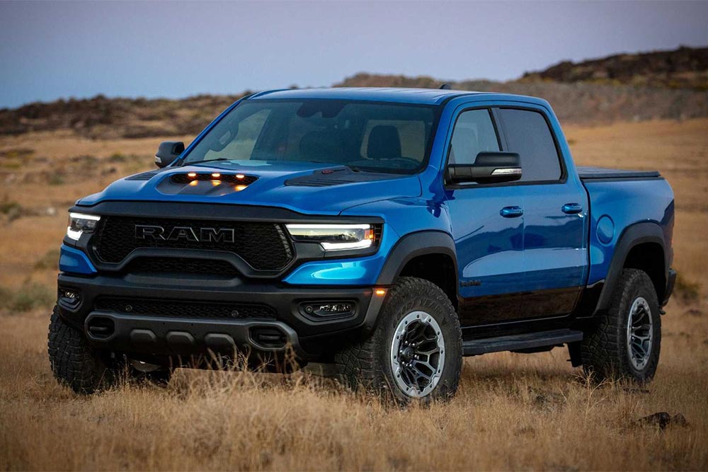 https://autogreeknews.gr/wp-content/uploads/2021/04/ram-mammoth-suv2.jpg