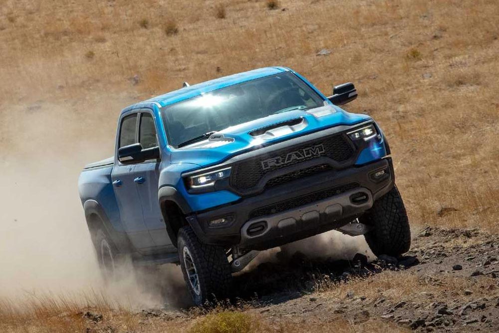 https://autogreeknews.gr/wp-content/uploads/2021/04/ram-mammoth-suv3.jpg