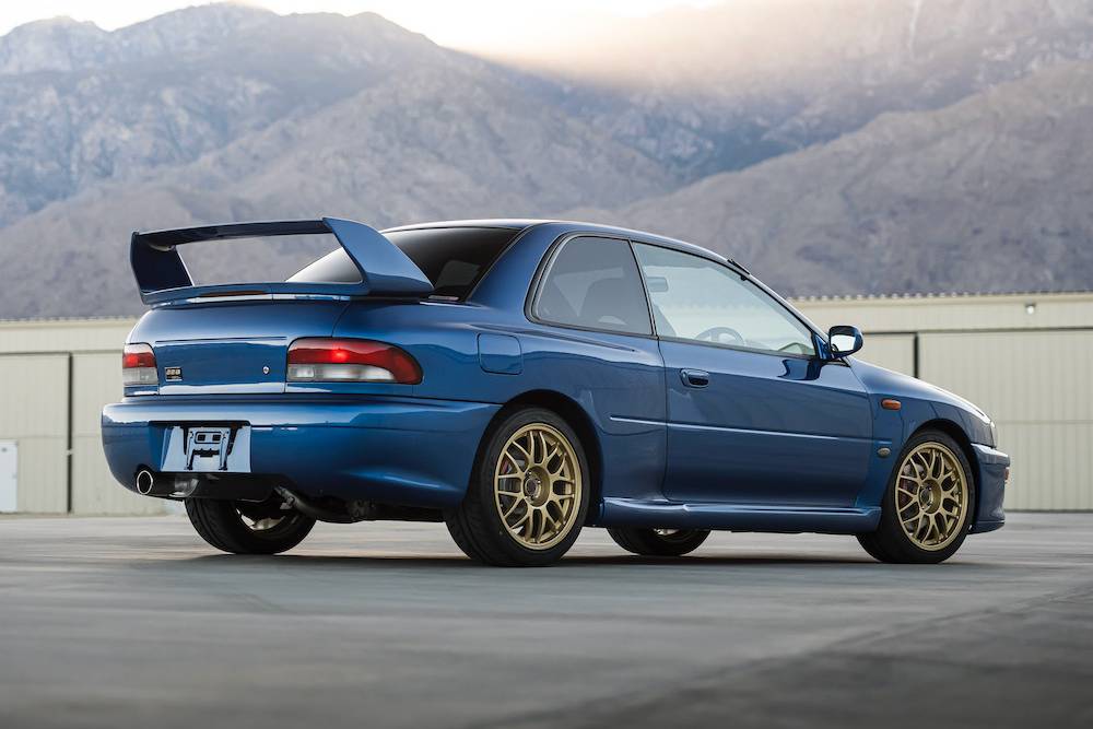 https://autogreeknews.gr/wp-content/uploads/2021/04/subaru-impreza-22b-sti-for-sale-3.jpg