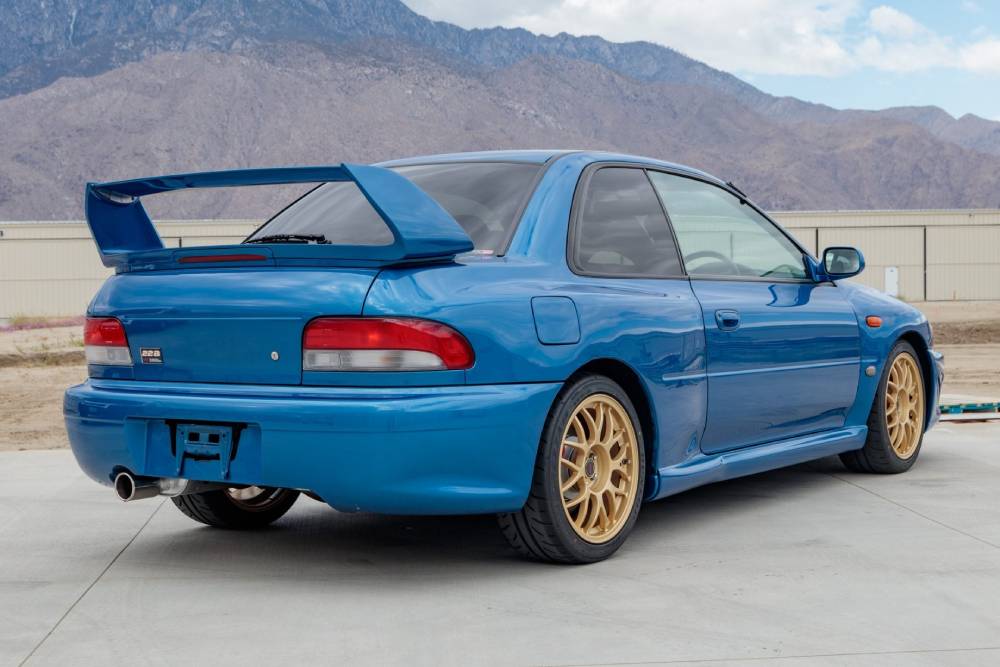 https://autogreeknews.gr/wp-content/uploads/2021/04/subaru-impreza-22b-sti-for-sale-4.jpg