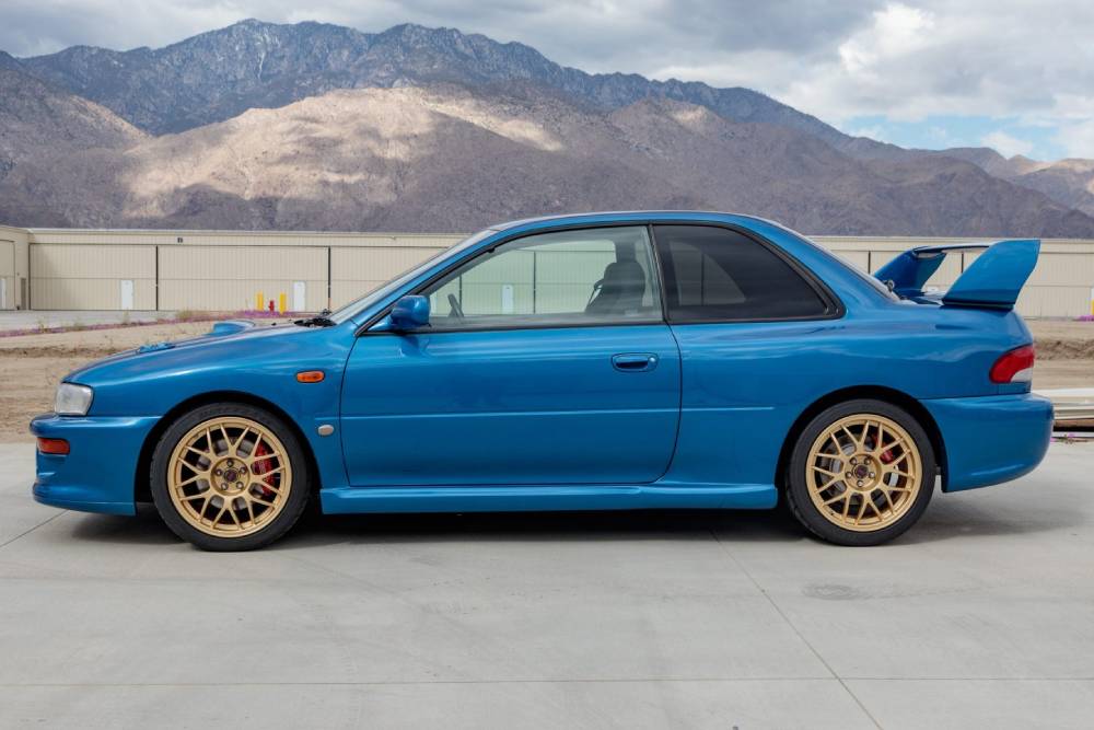 https://autogreeknews.gr/wp-content/uploads/2021/04/subaru-impreza-22b-sti-for-sale-7.jpg
