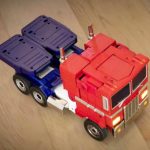 transforming-optimus-prime-by-robosen 5