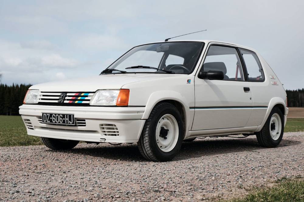 https://autogreeknews.gr/wp-content/uploads/2021/05/1988-peugeot-205-rallye-for-sale-2.jpg