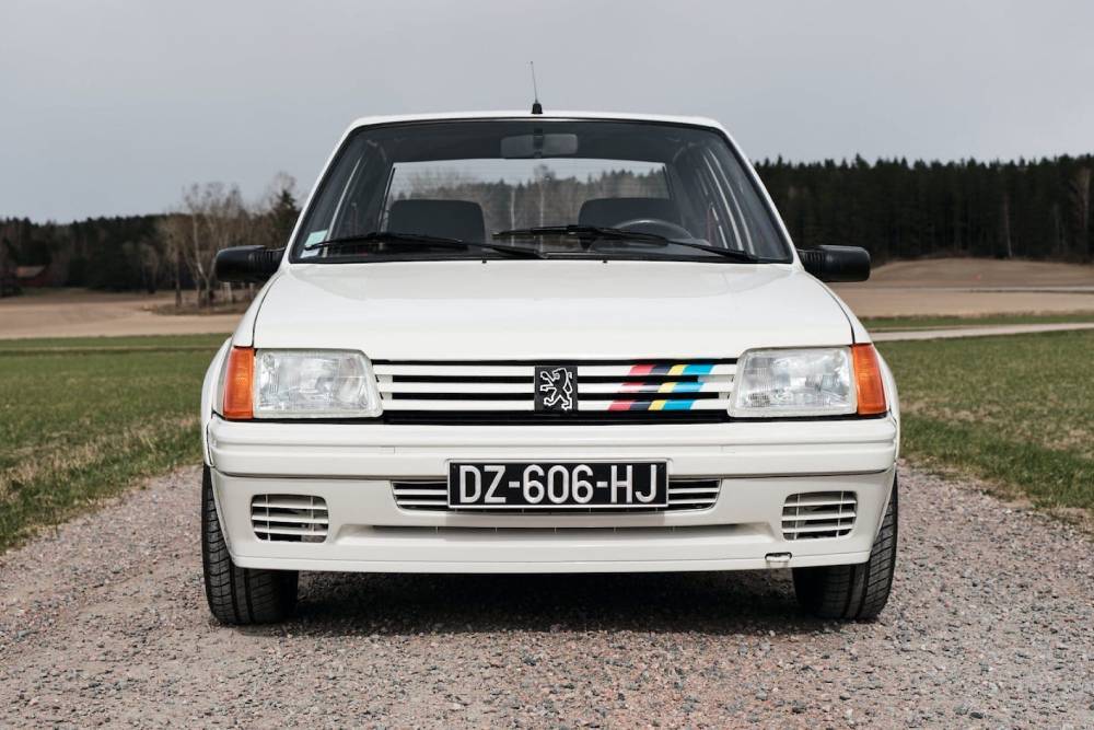 https://autogreeknews.gr/wp-content/uploads/2021/05/1988-peugeot-205-rallye-for-sale-3.jpg