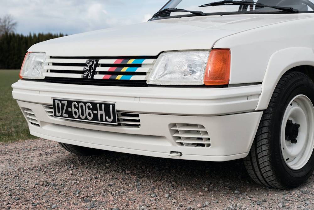 https://autogreeknews.gr/wp-content/uploads/2021/05/1988-peugeot-205-rallye-for-sale-8.jpg