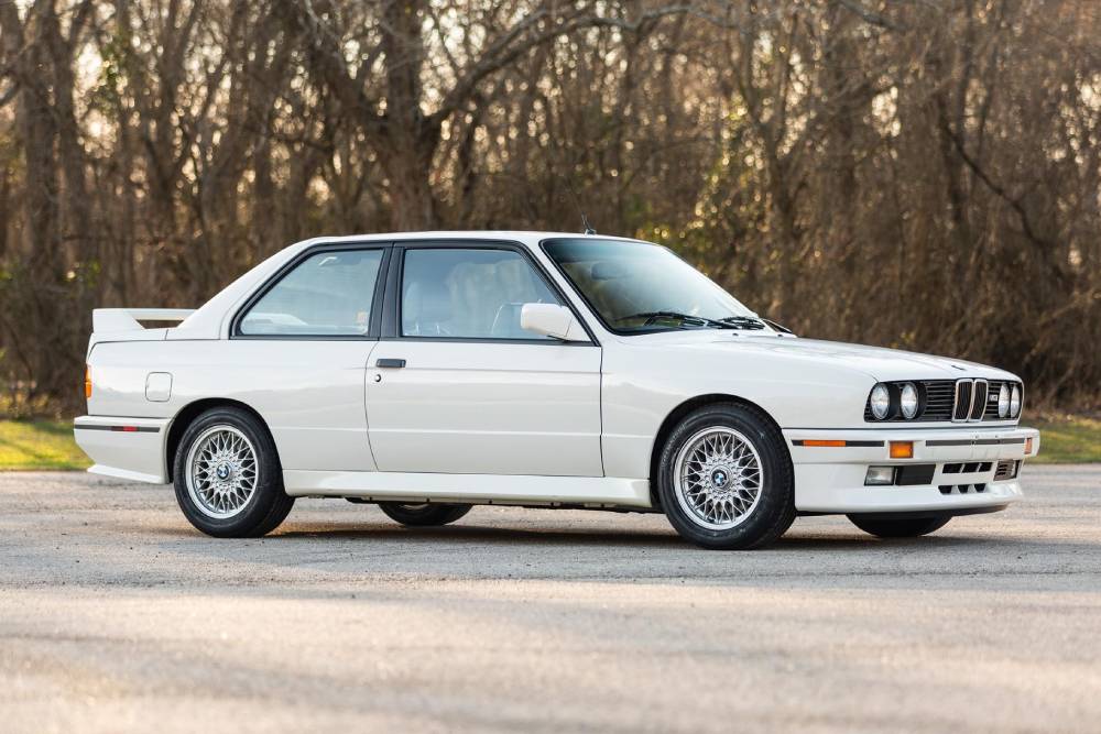 https://autogreeknews.gr/wp-content/uploads/2021/05/1991-bmw-m3-e30-for-sale-2.jpg