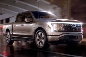 2022-ford-f-150-lightning-side-view