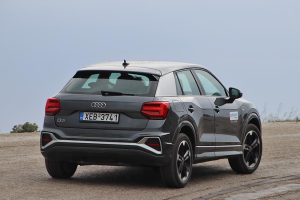 Audi-Q2-35-TFSI-S-line-(12)