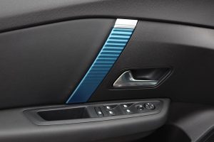 Citroen-e-C4-C-Cross-(26)