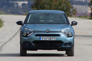 Citroen-e-C4-C-Cross-(3)