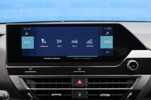 Citroen-e-C4-C-Cross-(37)