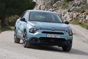 Citroen-e-C4-C-Cross-(9)