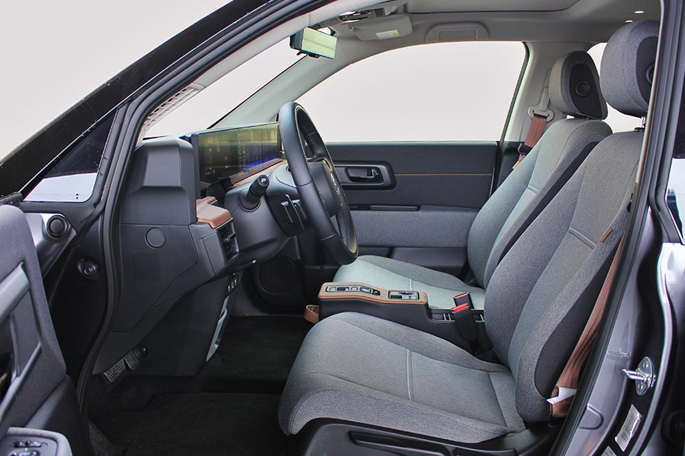 https://autogreeknews.gr/wp-content/uploads/2021/05/Honda-e-front-seats.jpg