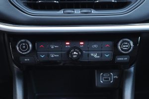 Jeep-Compass-1.6D-130PS-(35)