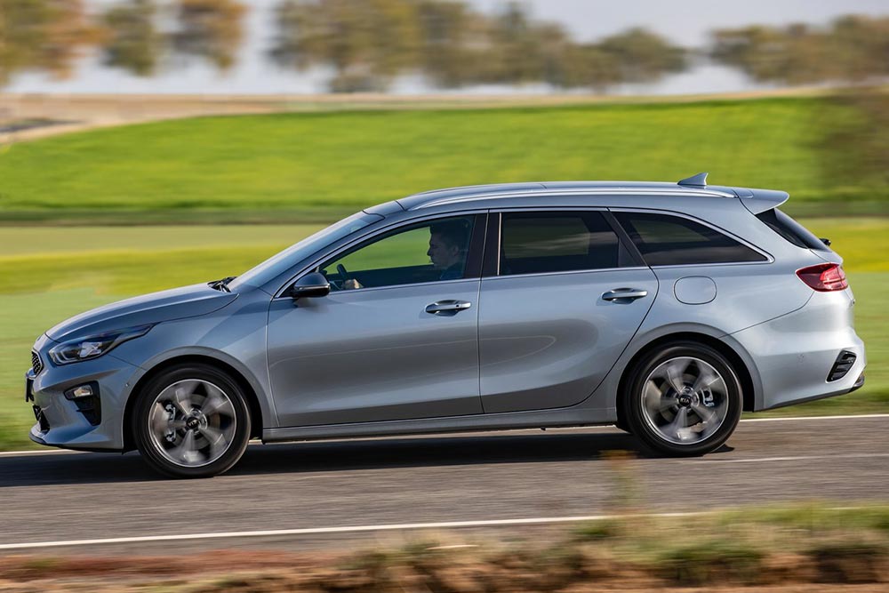 https://autogreeknews.gr/wp-content/uploads/2021/05/Kia-Ceed_Sportswagon-12.jpg