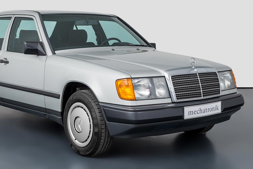 https://autogreeknews.gr/wp-content/uploads/2021/05/MERCEDES-BENZ-W124-230E-2.jpg