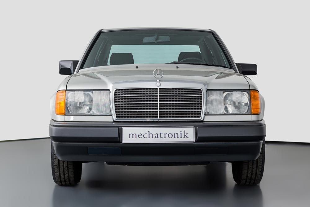 https://autogreeknews.gr/wp-content/uploads/2021/05/MERCEDES-BENZ-W124-230E-3.jpg