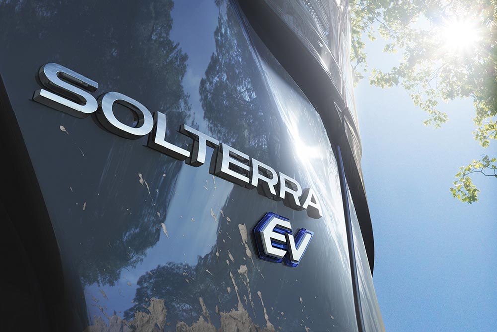 https://autogreeknews.gr/wp-content/uploads/2021/05/SOLTERRA_teaser_rear.jpg
