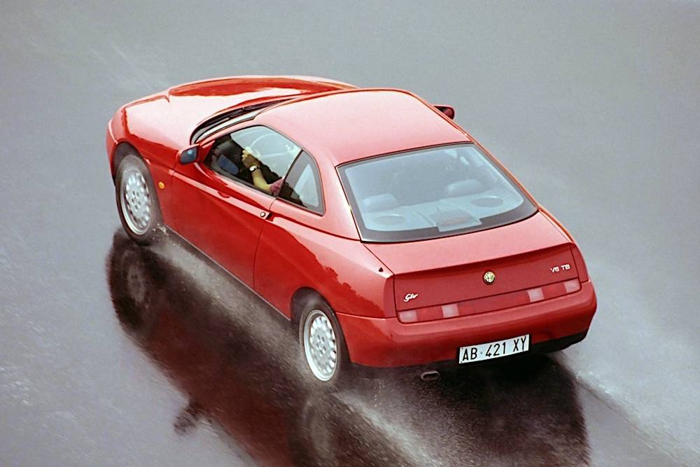 https://autogreeknews.gr/wp-content/uploads/2021/05/alfa_romeo_gtv_29.jpg