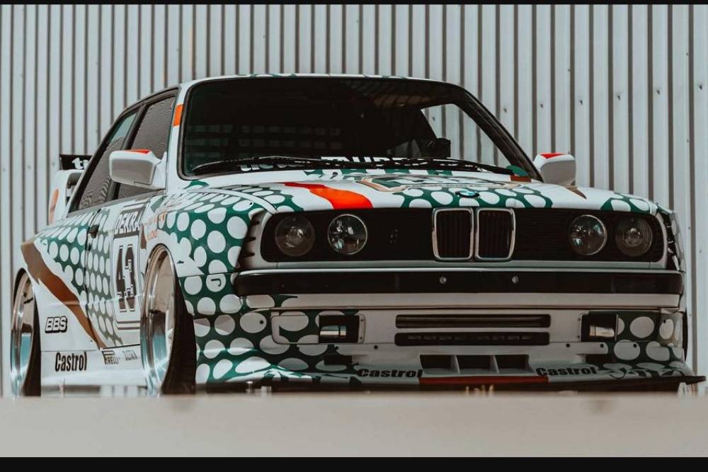 https://autogreeknews.gr/wp-content/uploads/2021/05/bmw-m3-e30-800hp-tic-tac-livery-4.jpg