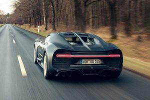 bugatti-chiron-prototype-rear-view