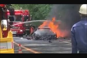 ferrari f40 in flames
