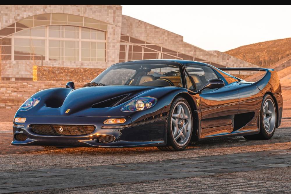 https://autogreeknews.gr/wp-content/uploads/2021/05/ferrari-f50-blue-5.jpg