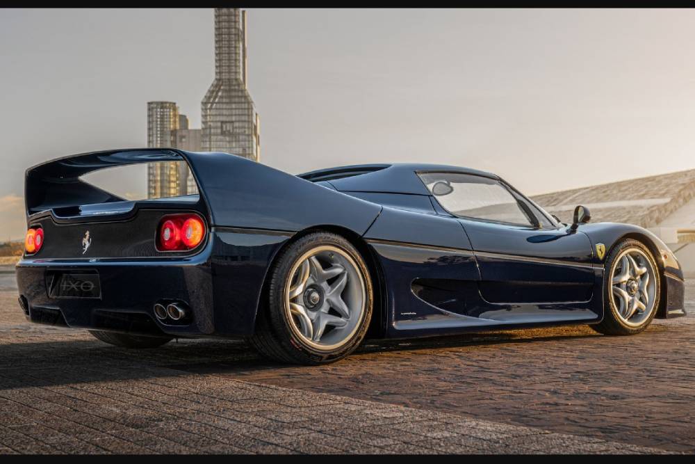 https://autogreeknews.gr/wp-content/uploads/2021/05/ferrari-f50-blue-6.jpg