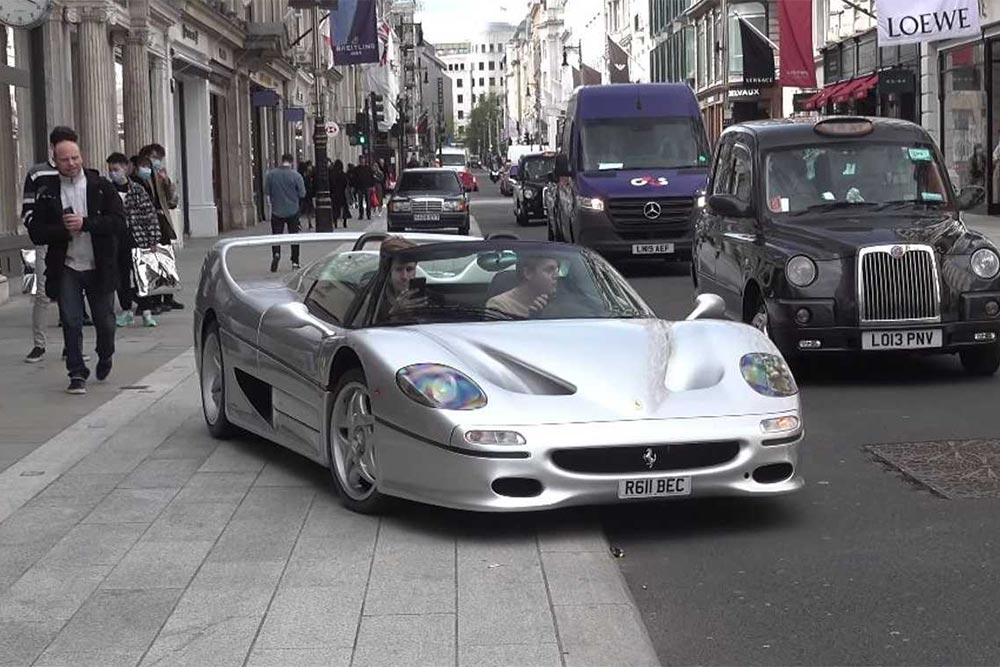 https://autogreeknews.gr/wp-content/uploads/2021/05/ferrari-f50-london.jpg