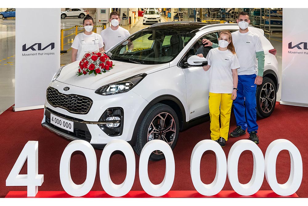 https://autogreeknews.gr/wp-content/uploads/2021/05/kia-factory-2.jpg