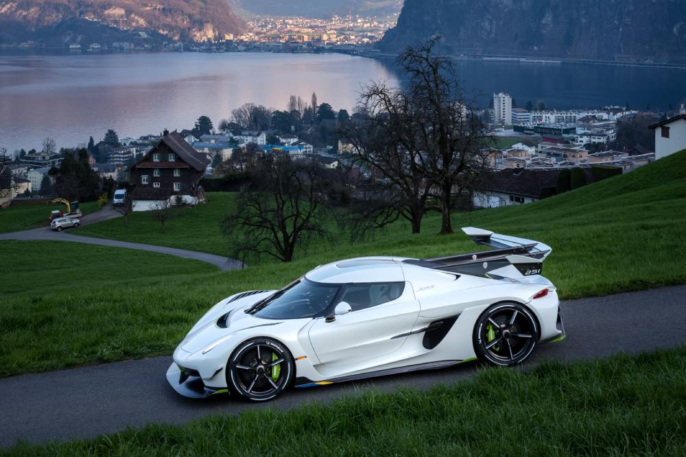https://autogreeknews.gr/wp-content/uploads/2021/05/koenigsegg_jesko_96.jpg