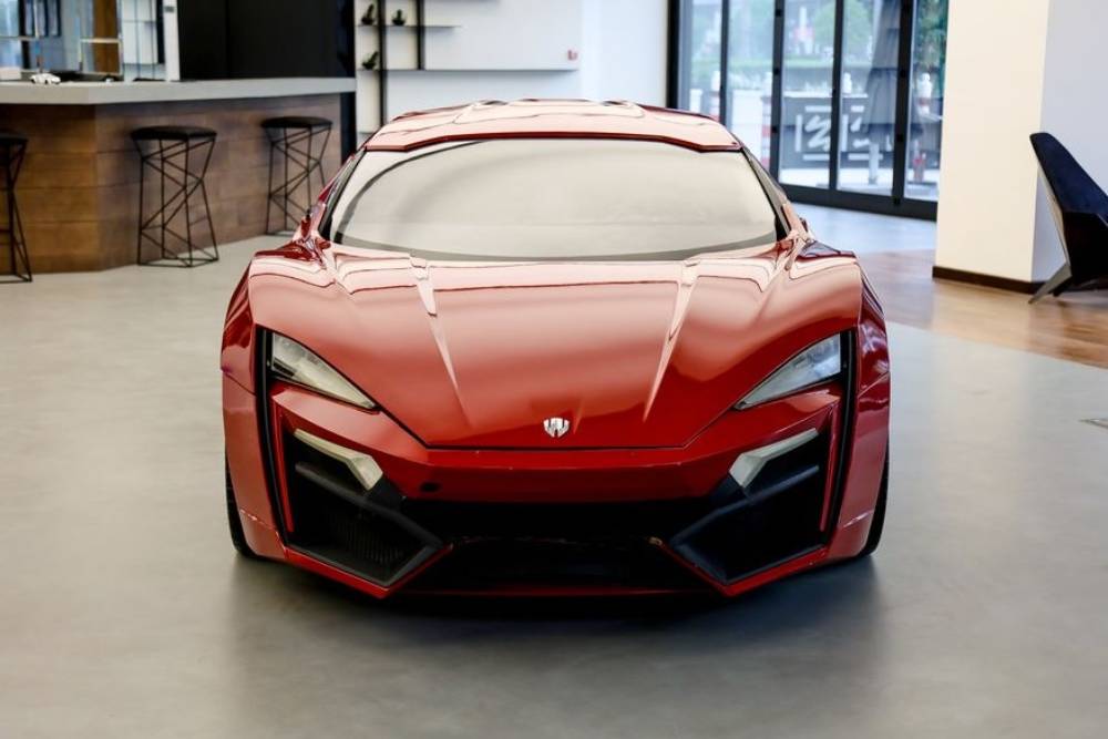 https://autogreeknews.gr/wp-content/uploads/2021/05/lykan-hypersport-f7-for-sale-13.jpg