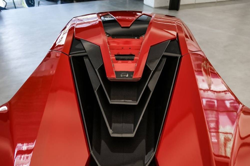 https://autogreeknews.gr/wp-content/uploads/2021/05/lykan-hypersport-f7-for-sale-14.jpg