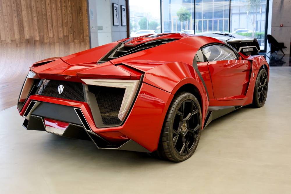 https://autogreeknews.gr/wp-content/uploads/2021/05/lykan-hypersport-f7-for-sale-4.jpg