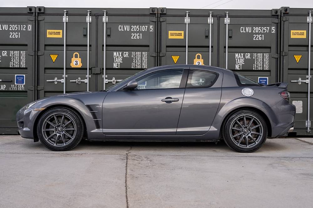https://autogreeknews.gr/wp-content/uploads/2021/05/mazda-rx-8-pz-for-sale-5.jpg