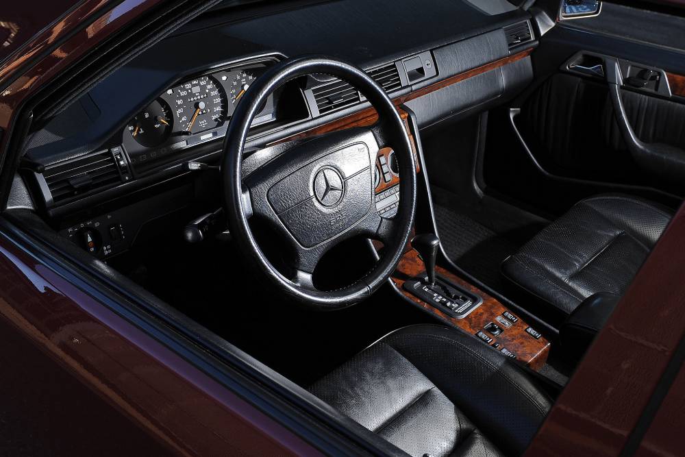 https://autogreeknews.gr/wp-content/uploads/2021/05/mercedes-benz_500_e_5-1.jpg
