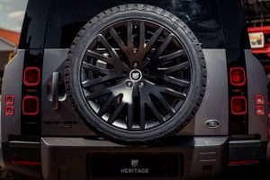 niels-van-roij-2021-land-rover-defender-rust-9