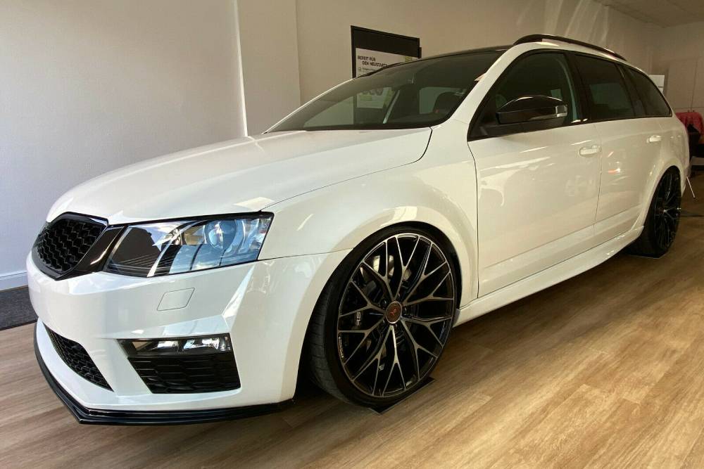 https://autogreeknews.gr/wp-content/uploads/2021/05/skoda-octavia-rs-combi-505hp-for-sale-2.jpg